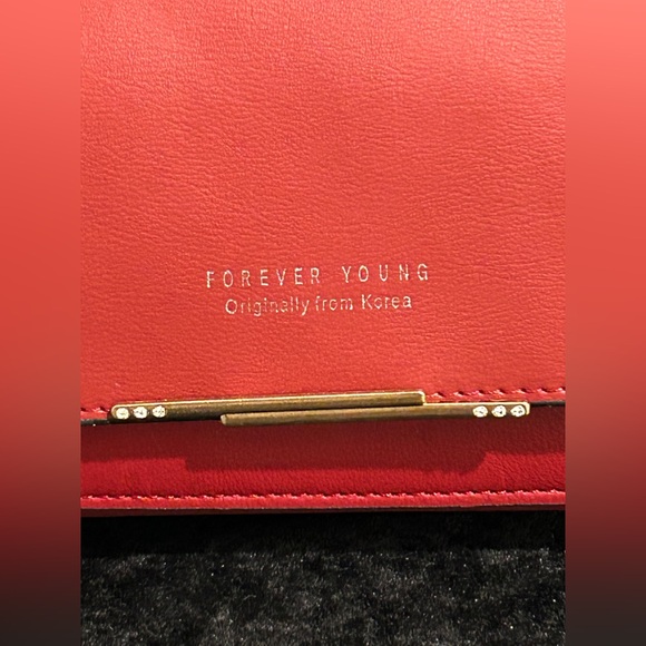 Forever Young Red Crossbody Purse – Brand New - Picture 2 of 8